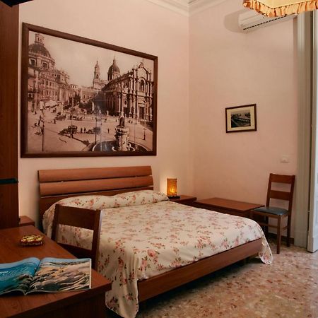 Picone Bed&Breakfast Catania Phòng bức ảnh